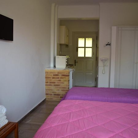 Rising Sun Apartments & Studios Benitses  Rum bild