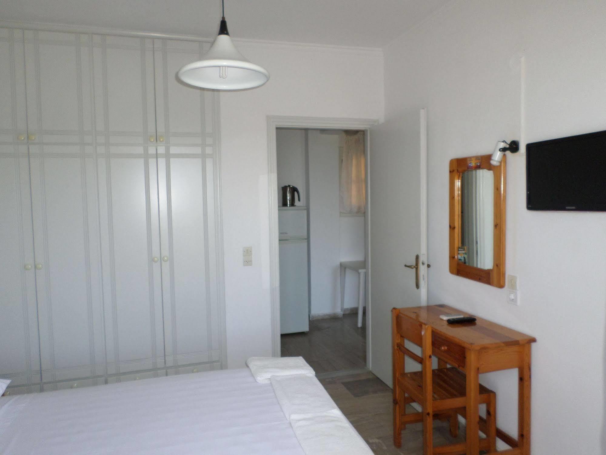 Rising Sun Apartments & Studios Benitses  Exteriör bild